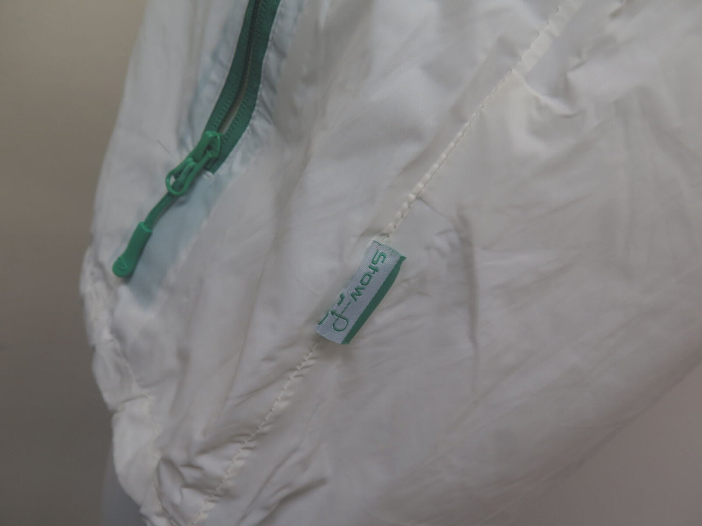 HIGHLANDER WOMENS STOW & GO PACKAWAY WATERPROOF JACKET-WHITE-MEDIUM