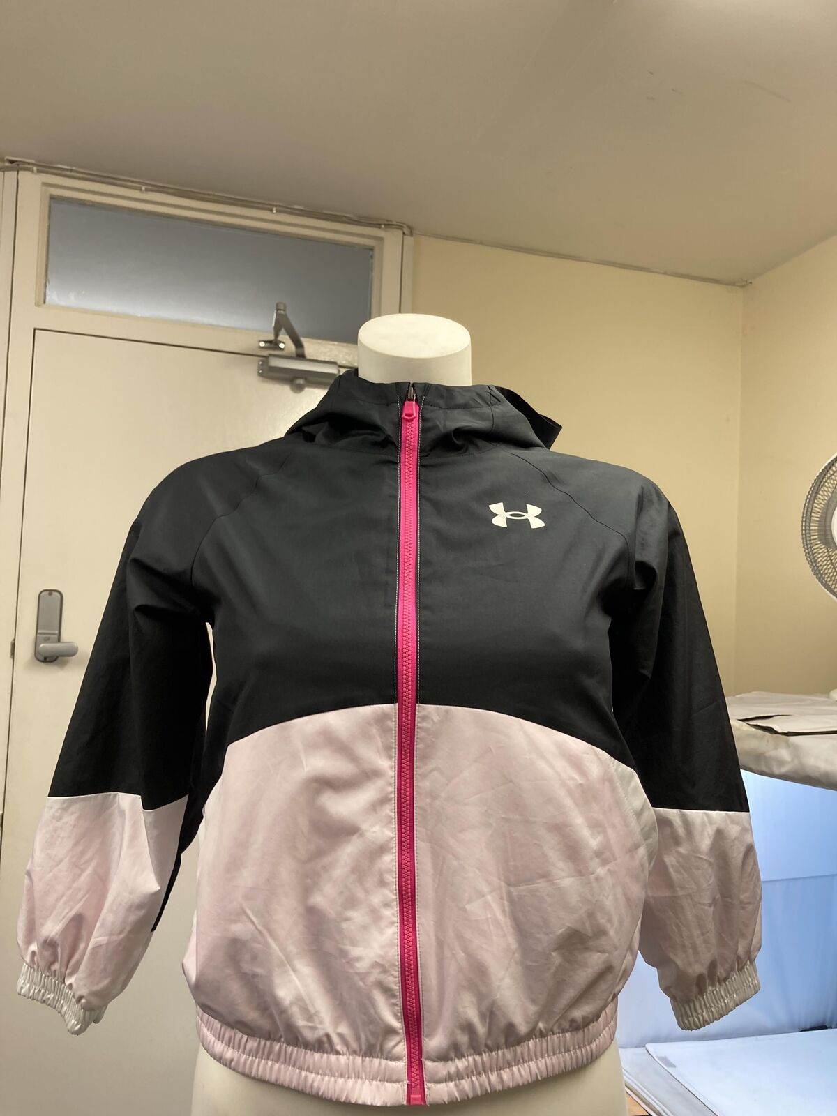 Girl's Under Armour UA Woven Lightweight Full-Zip Hooded Jacket in Black SMALL