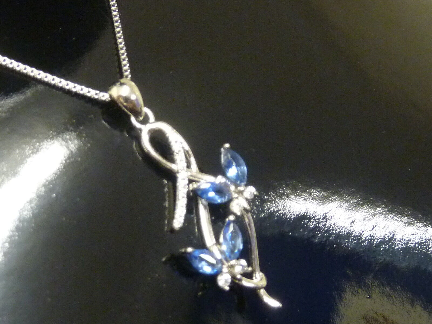 YAFEINI BUTTERFLY NECKLACE-SILVER