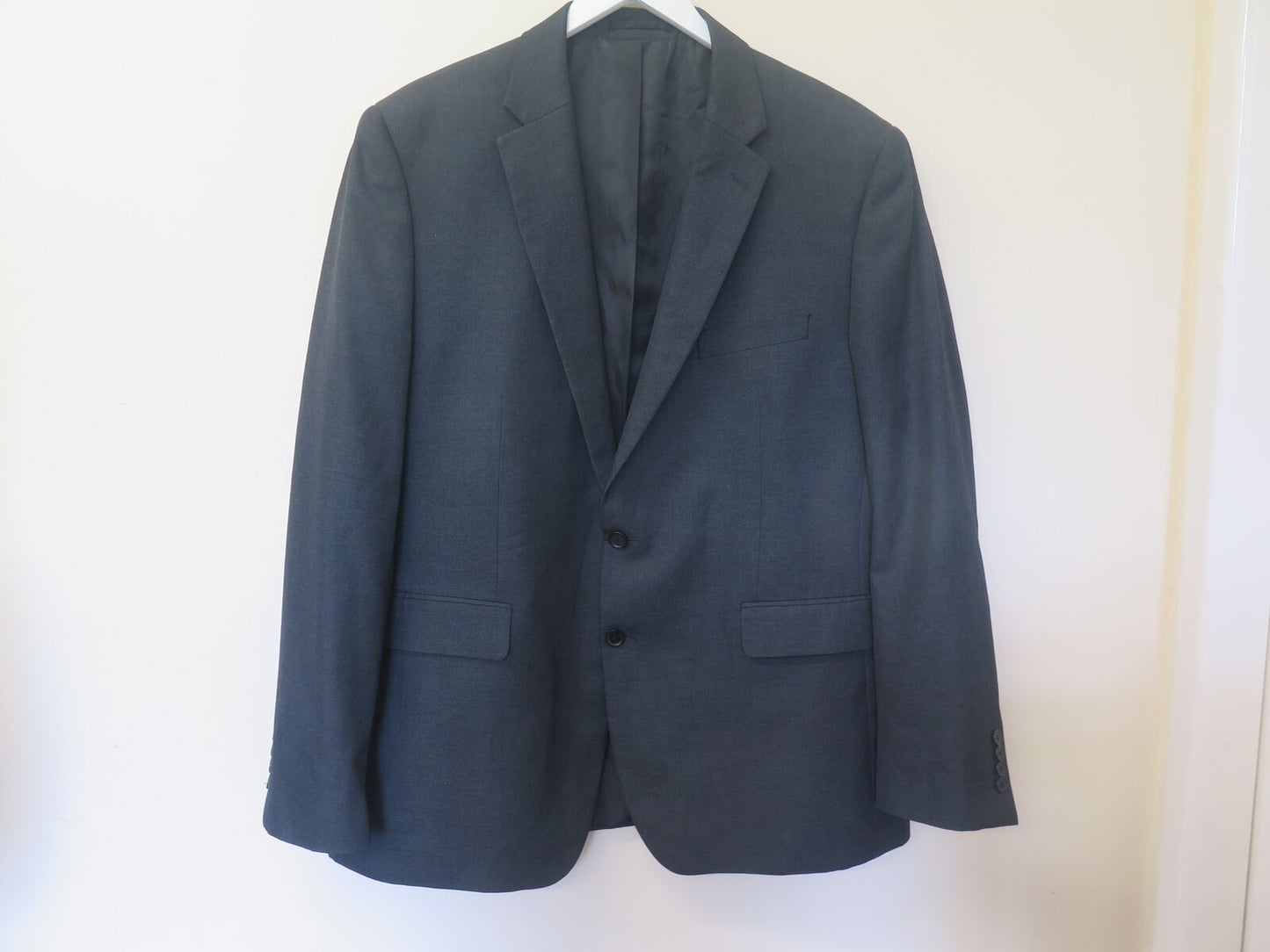 MOSS ESQ REGULAR FIT CHARCOAL STRETCH SUIT-JACKET 46"REGULAR-TROUSERS 38"W LONG