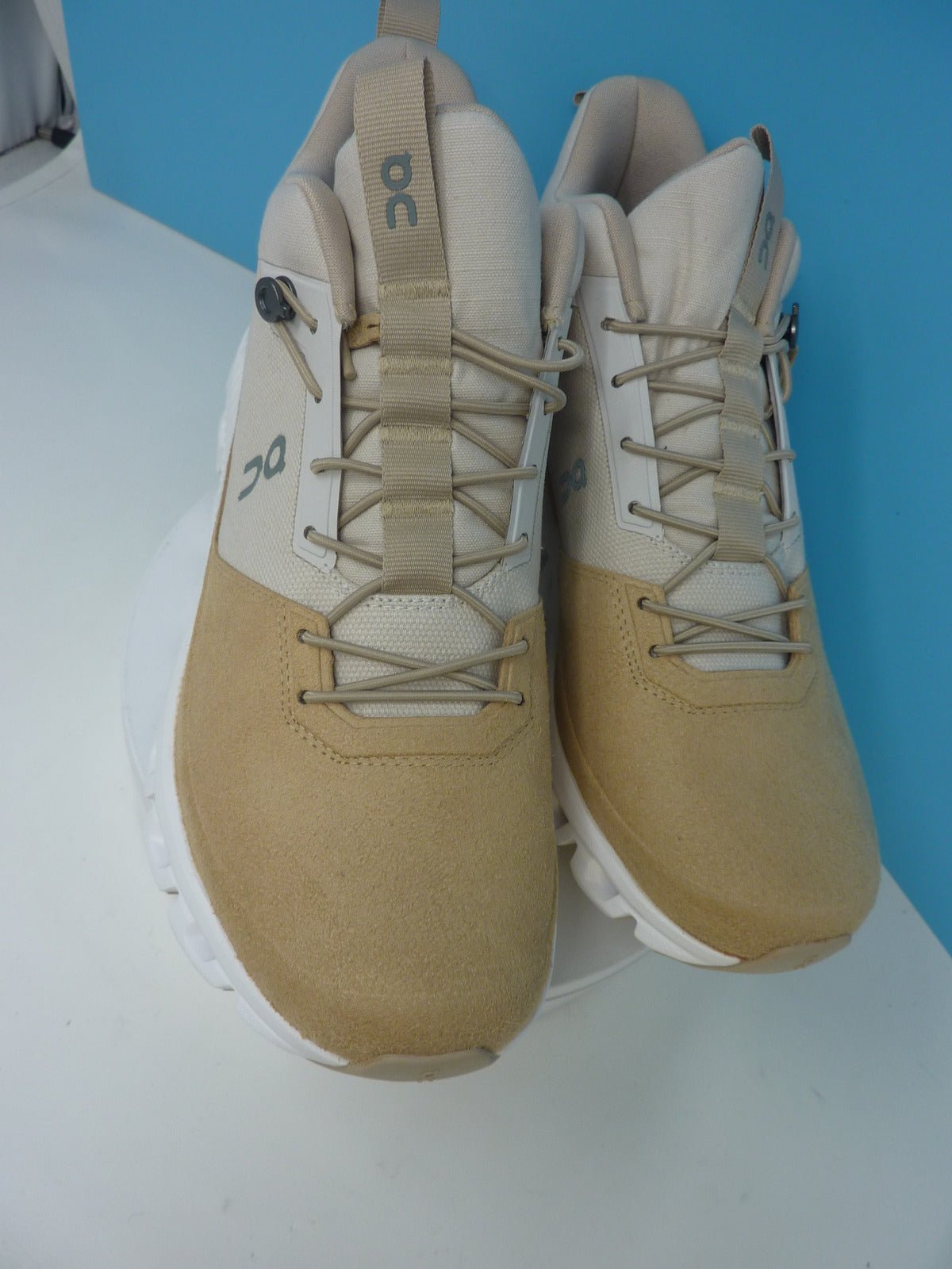 On Running Cloud Men's Low- Mid Top Trainers Size UK 7