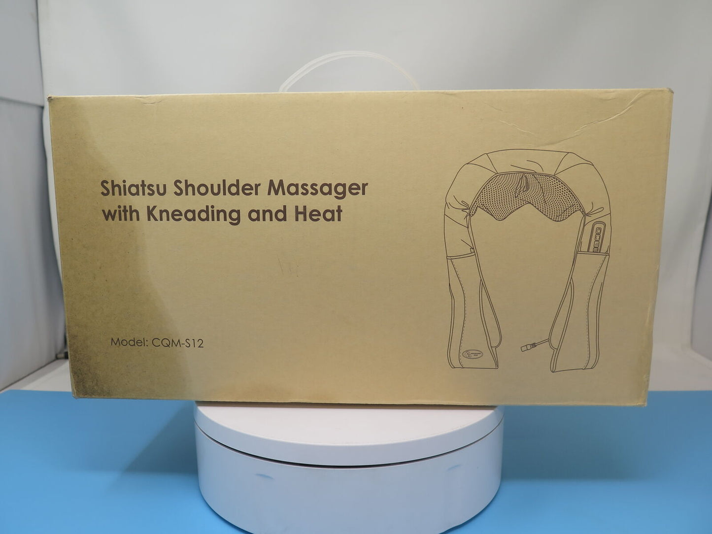 SHIATSU SHOULDER MASSAGER WITH KNEADING AND HEAT