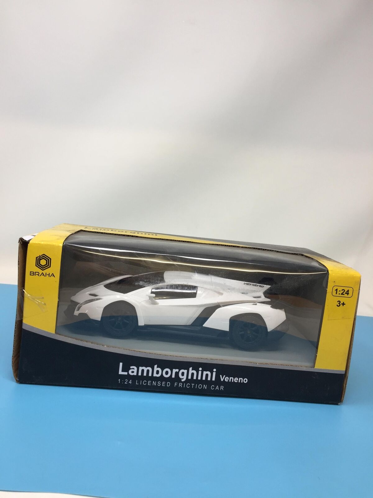 Braha Lamborghini Veneno Friction Car white