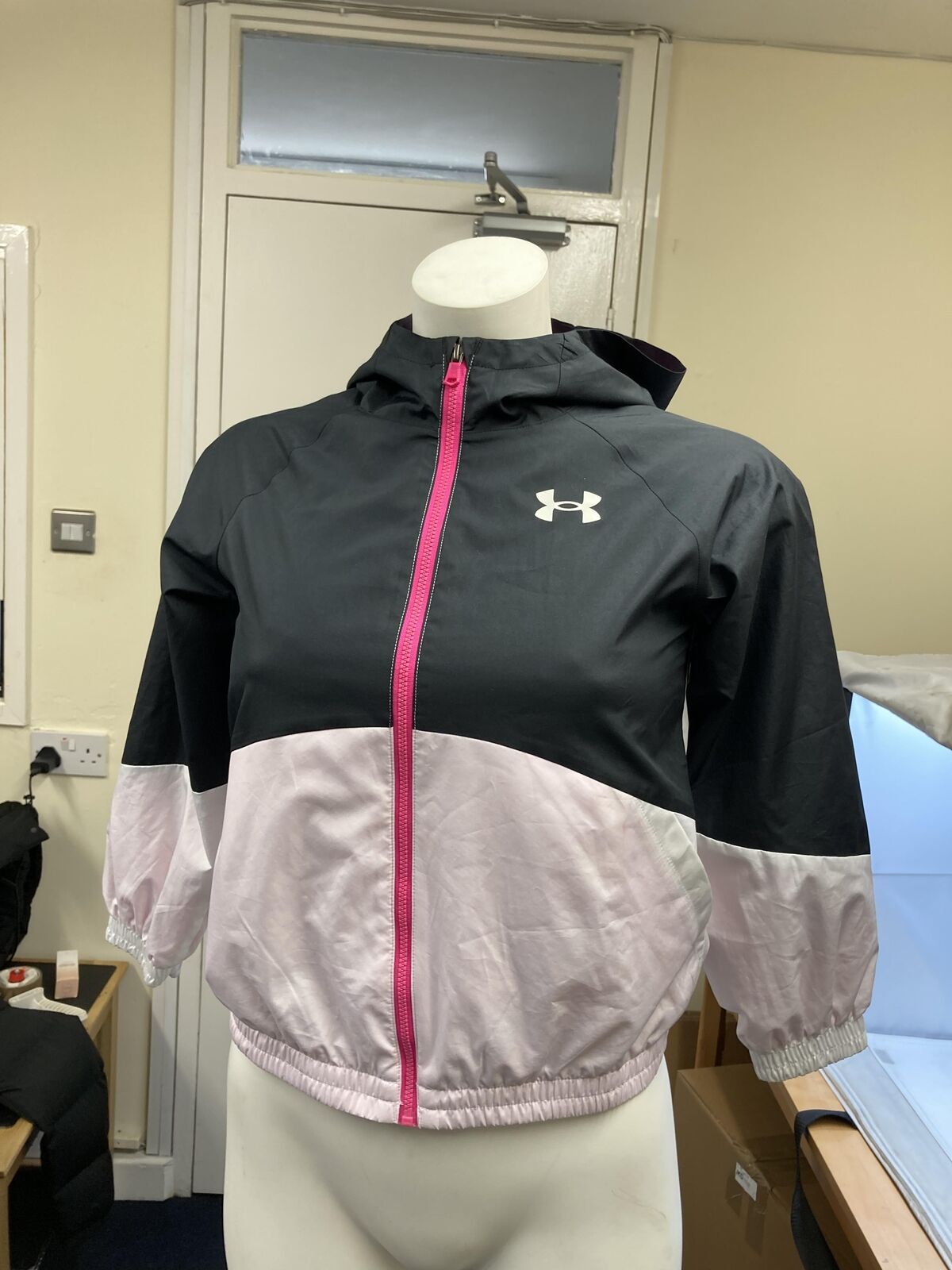 Girl's Under Armour UA Woven Lightweight Full-Zip Hooded Jacket in Black SMALL