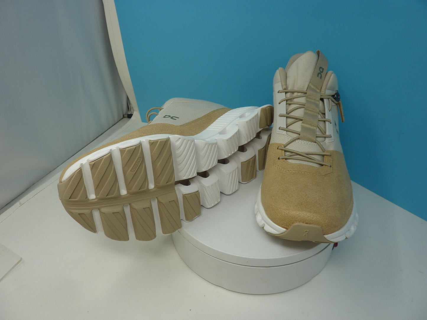 On Running Cloud Men's Low- Mid Top Trainers Size UK 7