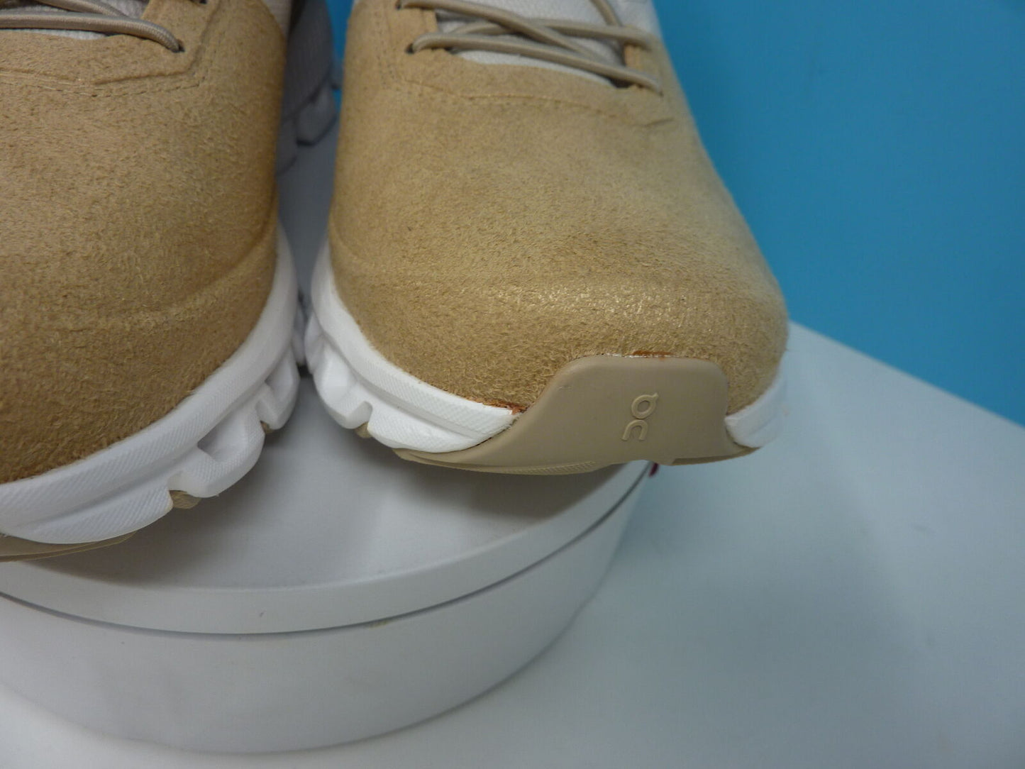 On Running Cloud Men's Low- Mid Top Trainers Size UK 7