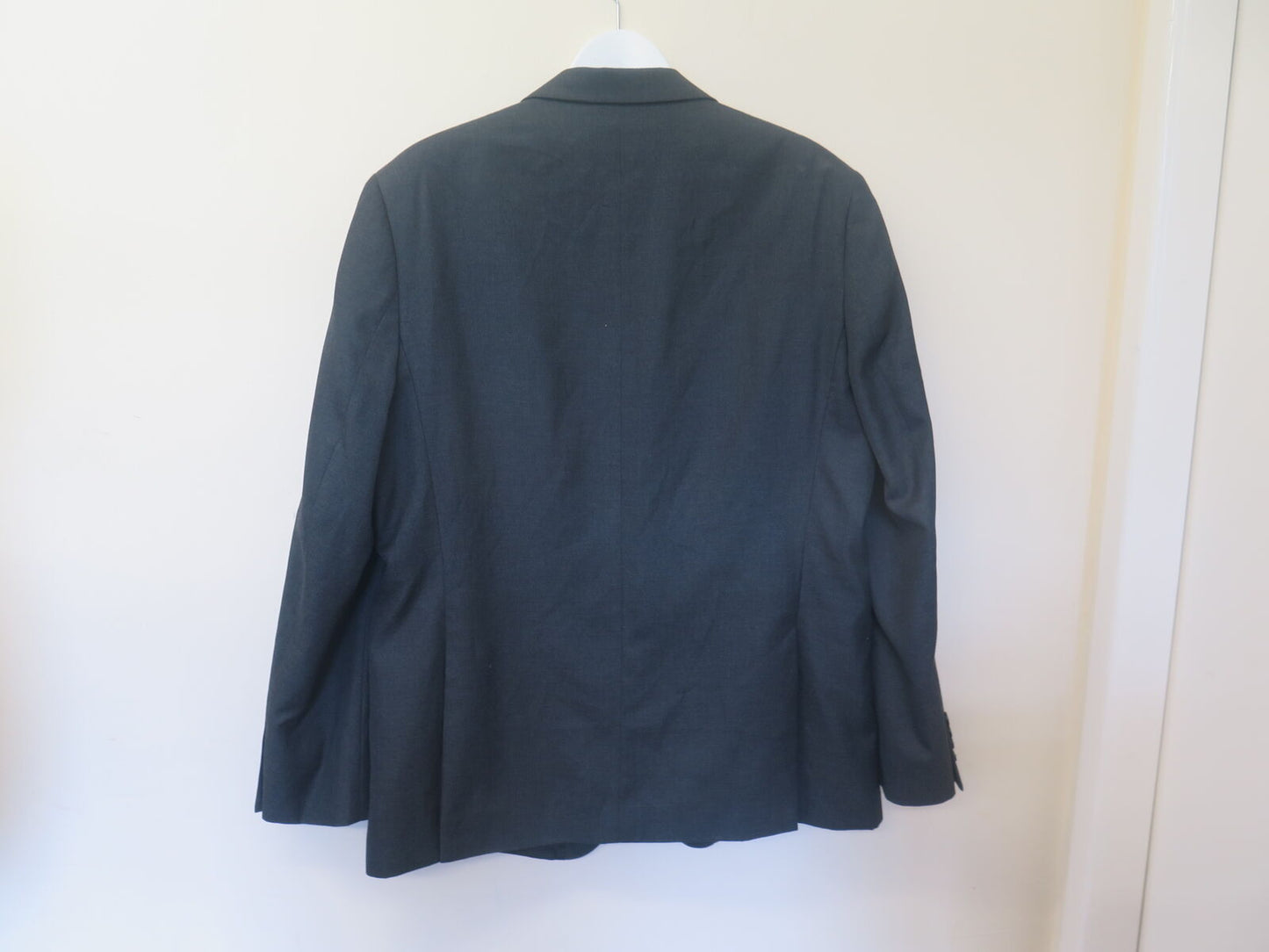 MOSS ESQ REGULAR FIT CHARCOAL STRETCH SUIT-JACKET 46"REGULAR-TROUSERS 38"W LONG