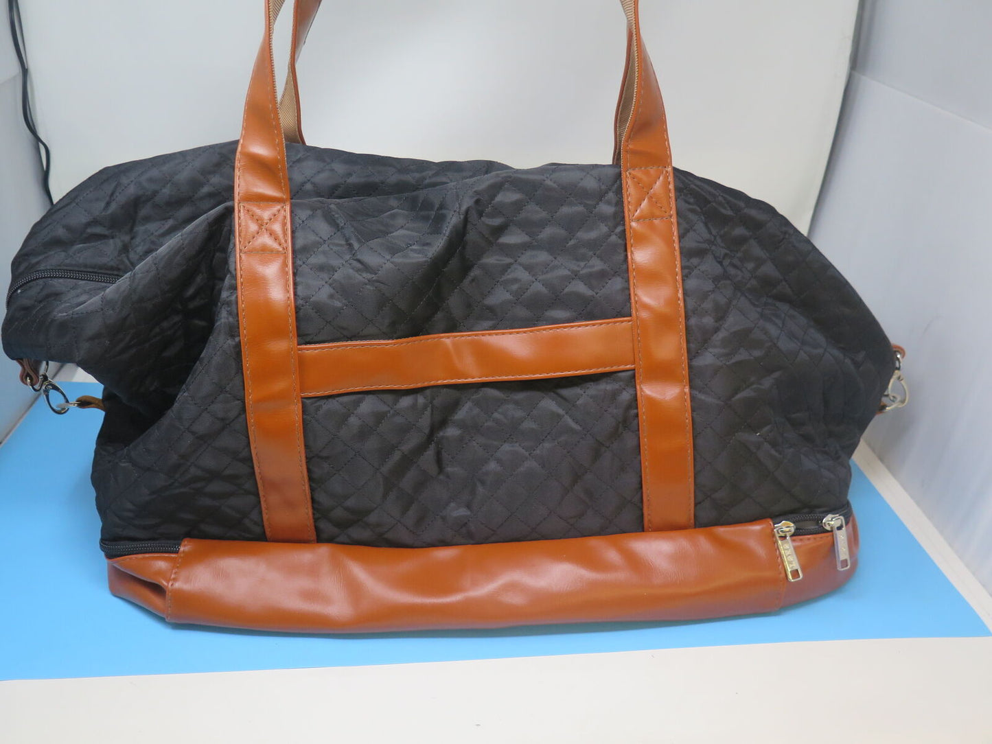 LEKE TRAVEL BAG-BLACK/BROWN
