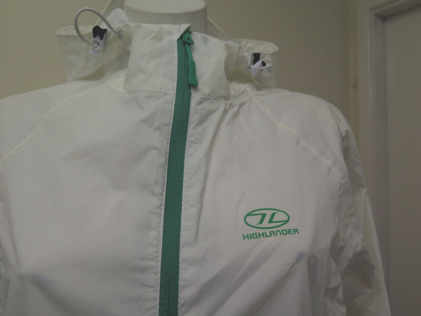 HIGHLANDER WOMENS STOW & GO PACKAWAY WATERPROOF JACKET-WHITE-MEDIUM