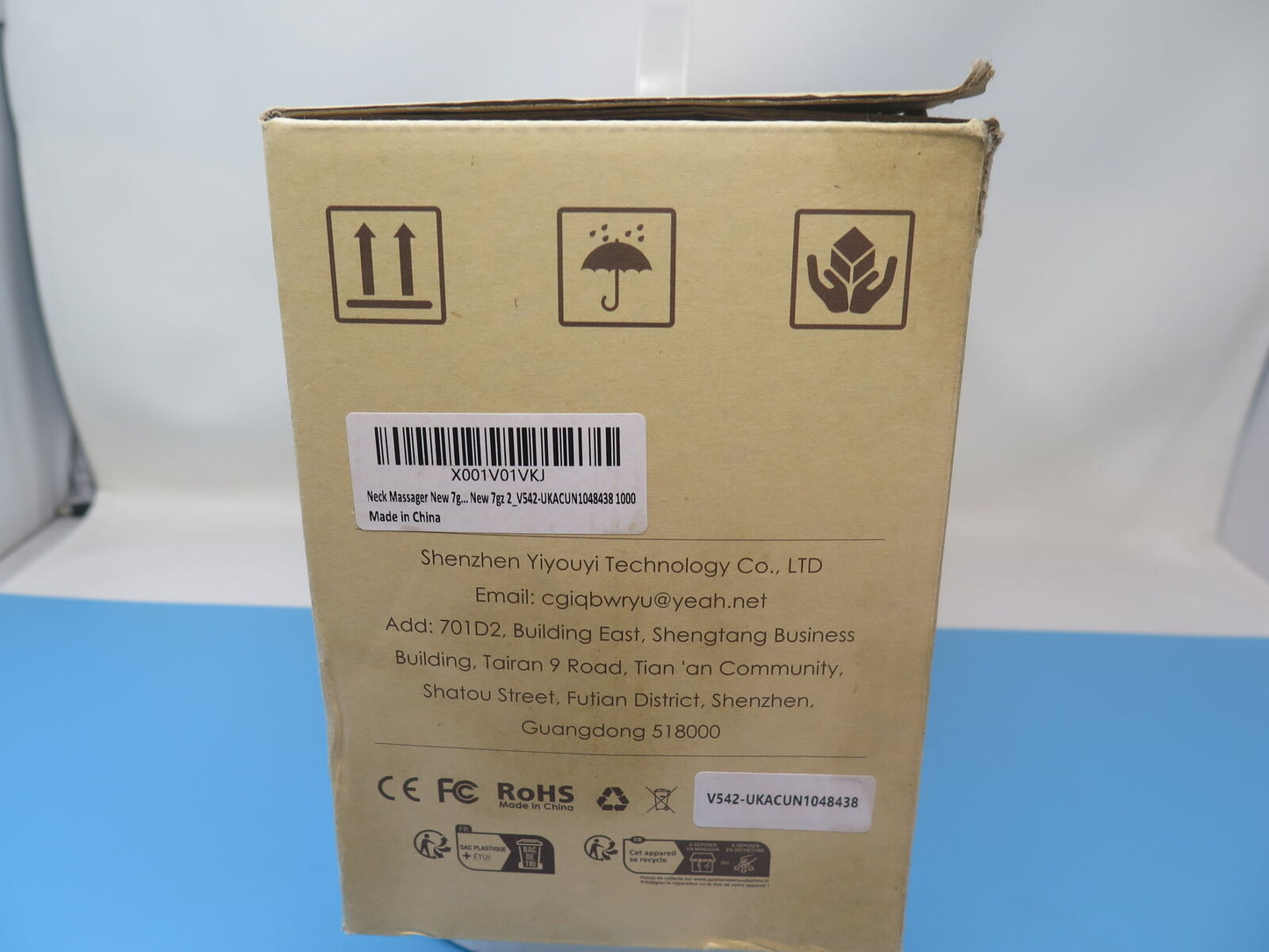 SHIATSU SHOULDER MASSAGER WITH KNEADING AND HEAT