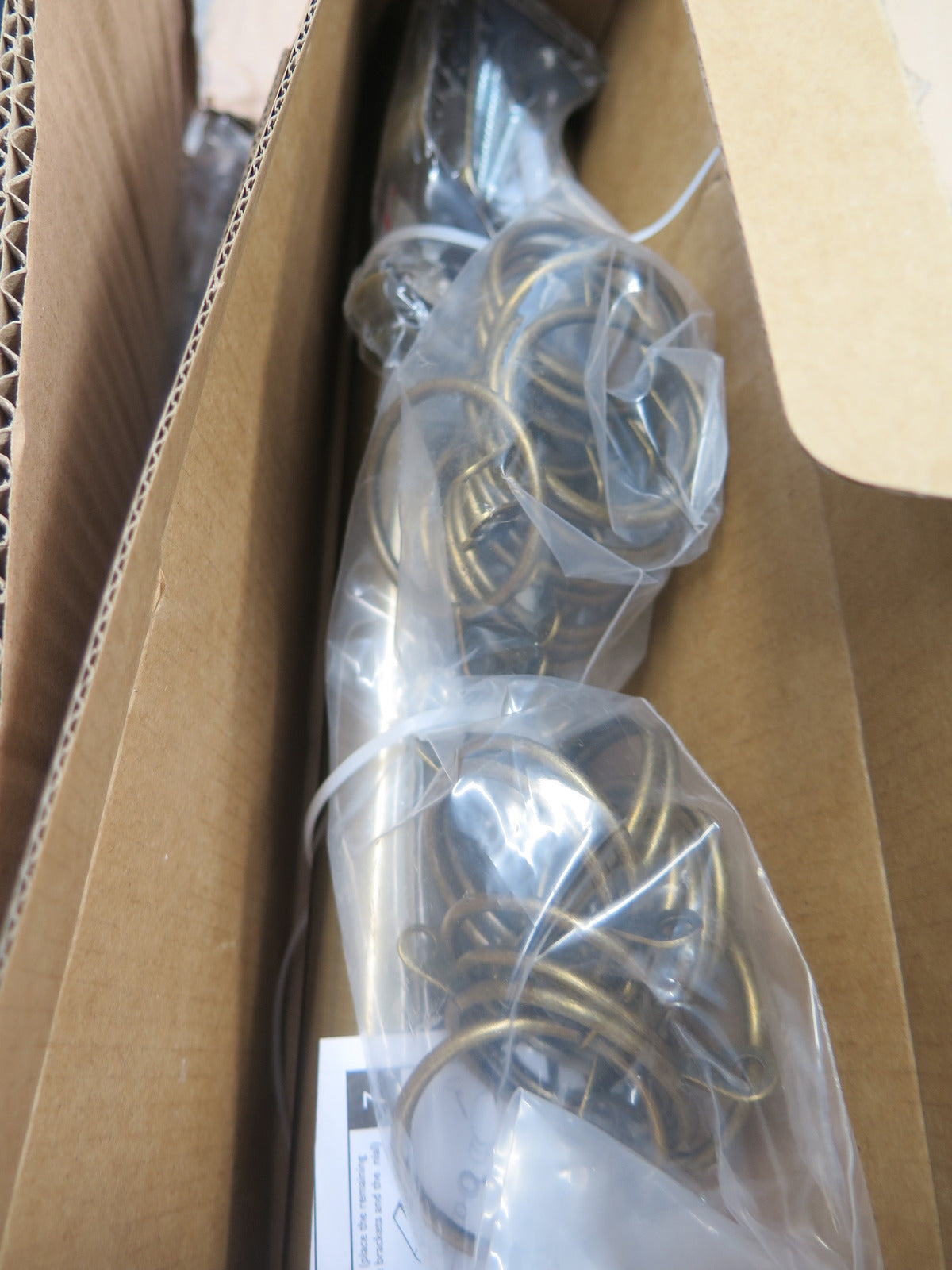 ANTIQUE BRASS EXTENDABLE CURTAIN POLE WITH RINGS-160CM-300CM