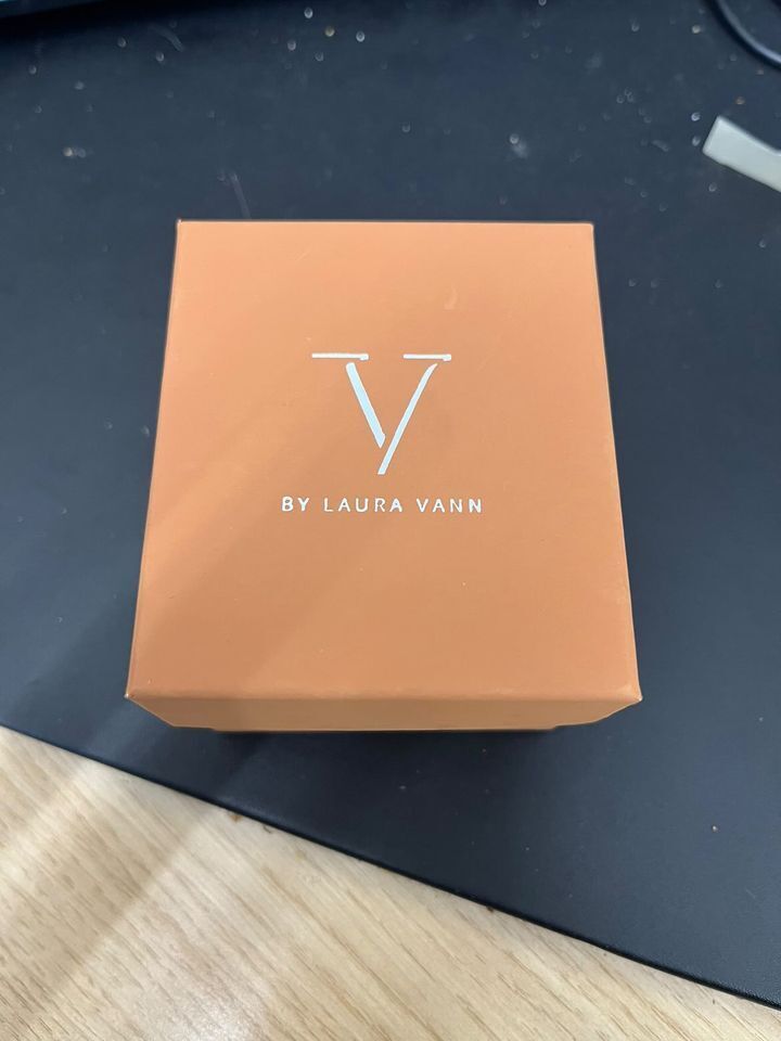 V BY LAURA VANN 3189 AUDREY GREEN STONE RING