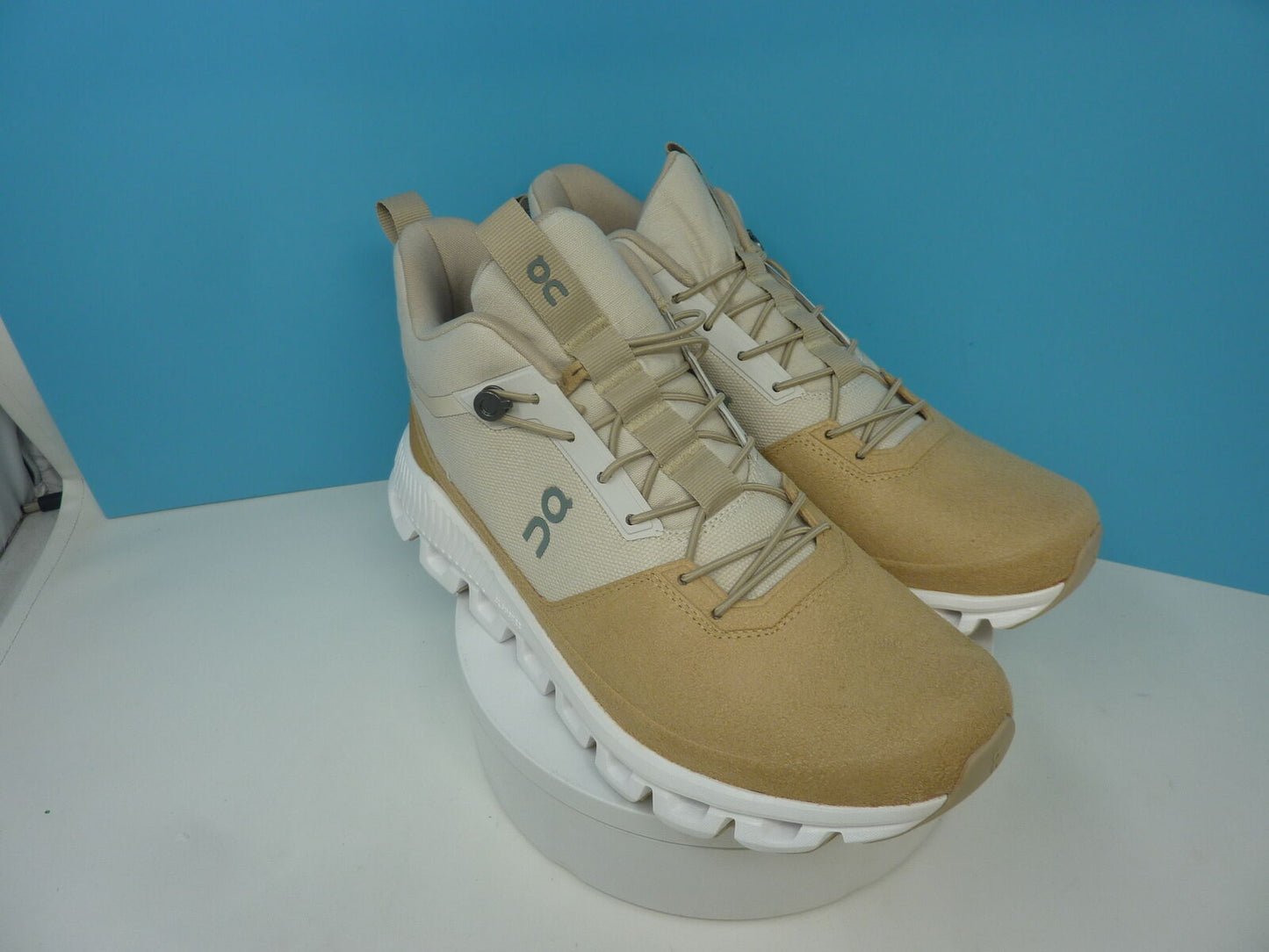On Running Cloud Men's Low- Mid Top Trainers Size UK 7