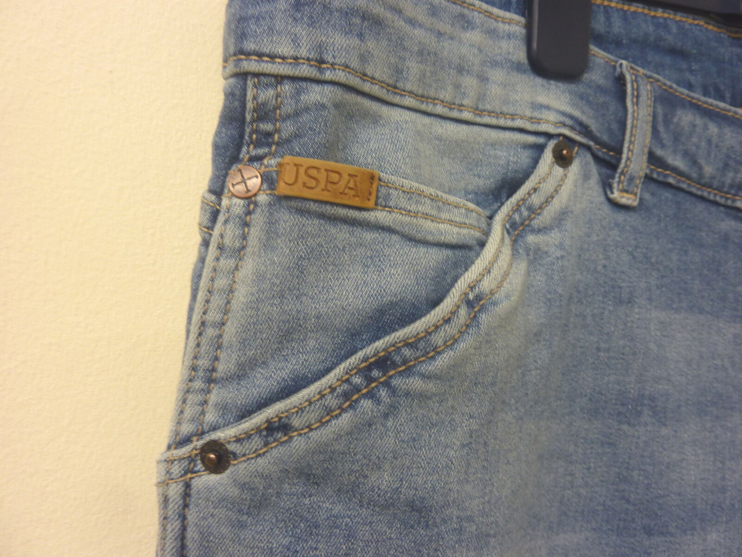 U.S. POLO ASSN. 5 POCKET LOOSE FIT DENIM JEANS-MID WASH-38R