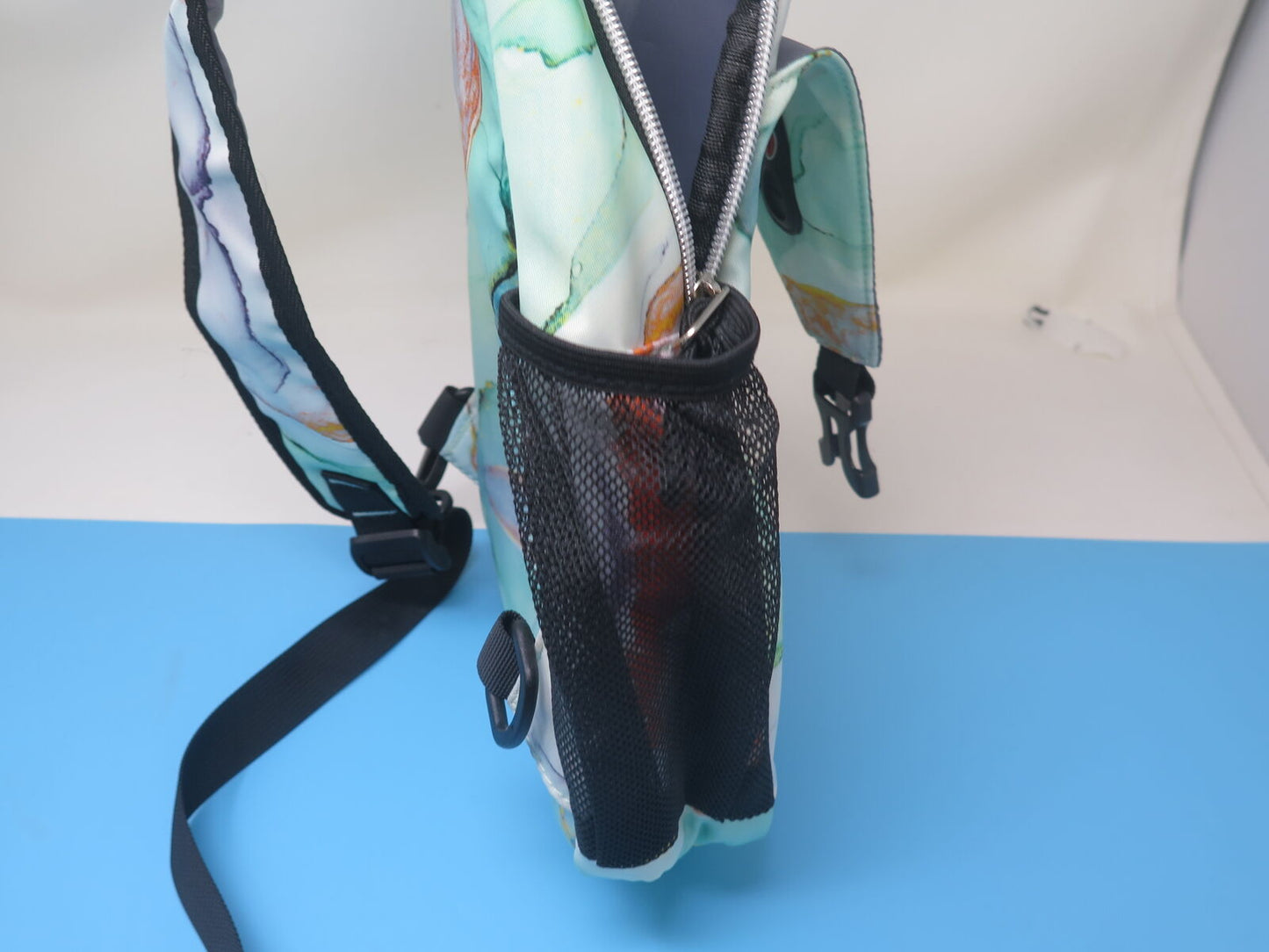 MOSISO SLING BACKPACK-MARBLE MULTI
