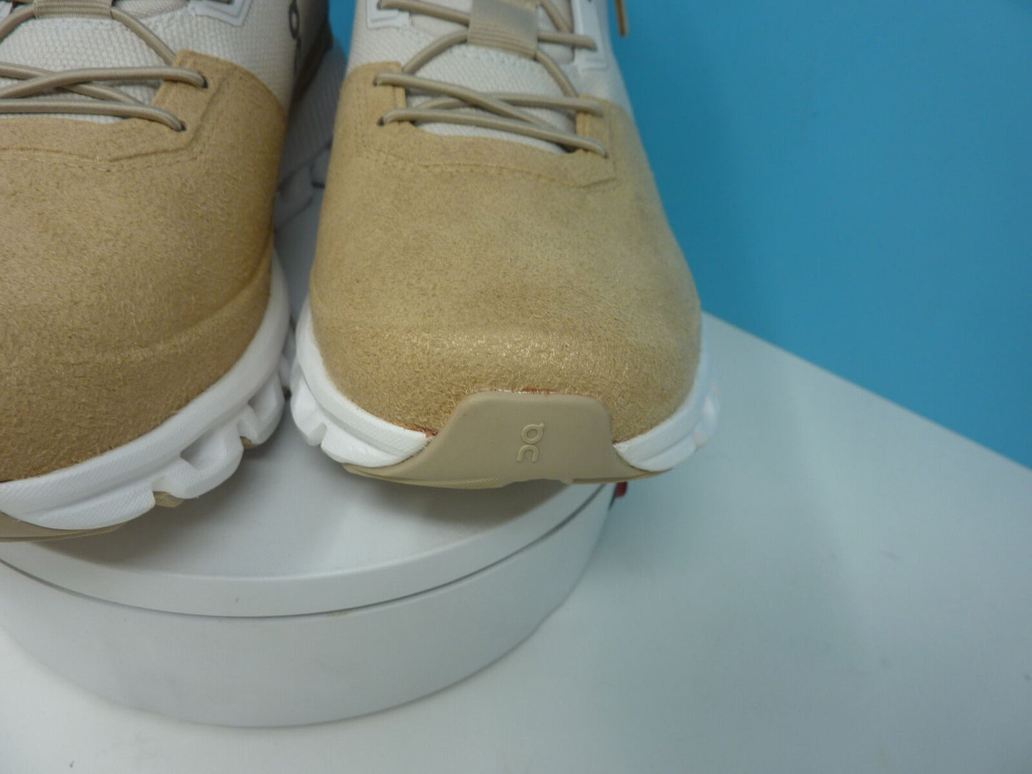 On Running Cloud Men's Low- Mid Top Trainers Size UK 7