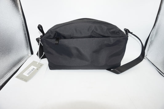 Urth Dolomite crossbody camera sling bag 8L