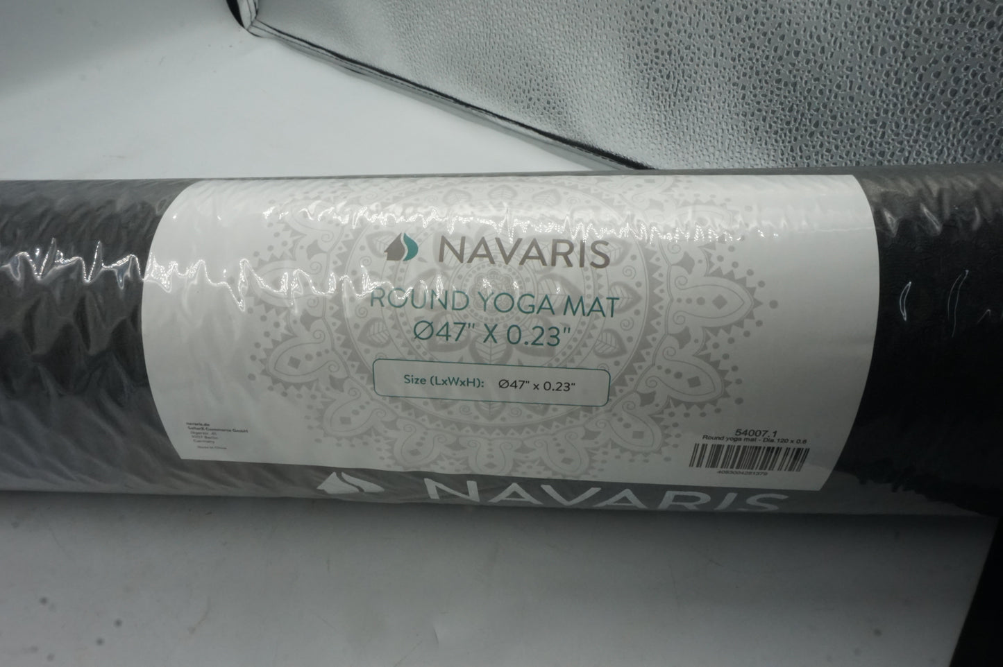 Navaris 120cm diameter 0.6cm thick non slip round yoga mat