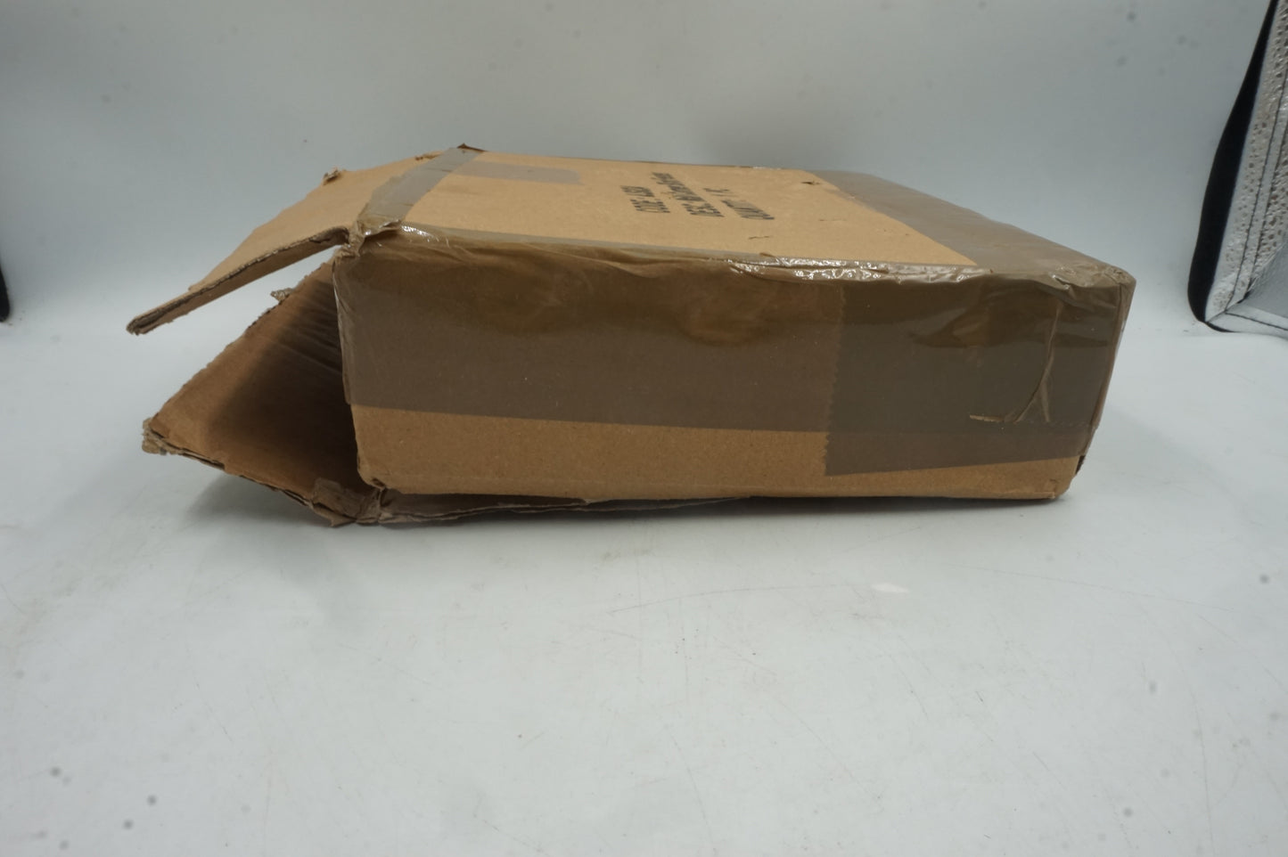 marvell's wall corner bird feeder AJS034