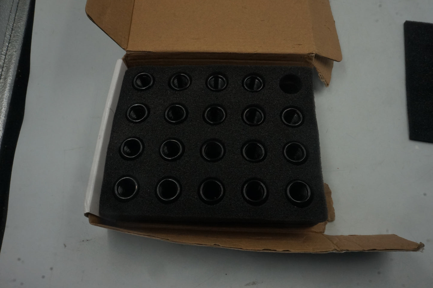 Eisen performance set of 20 black wheel nuts