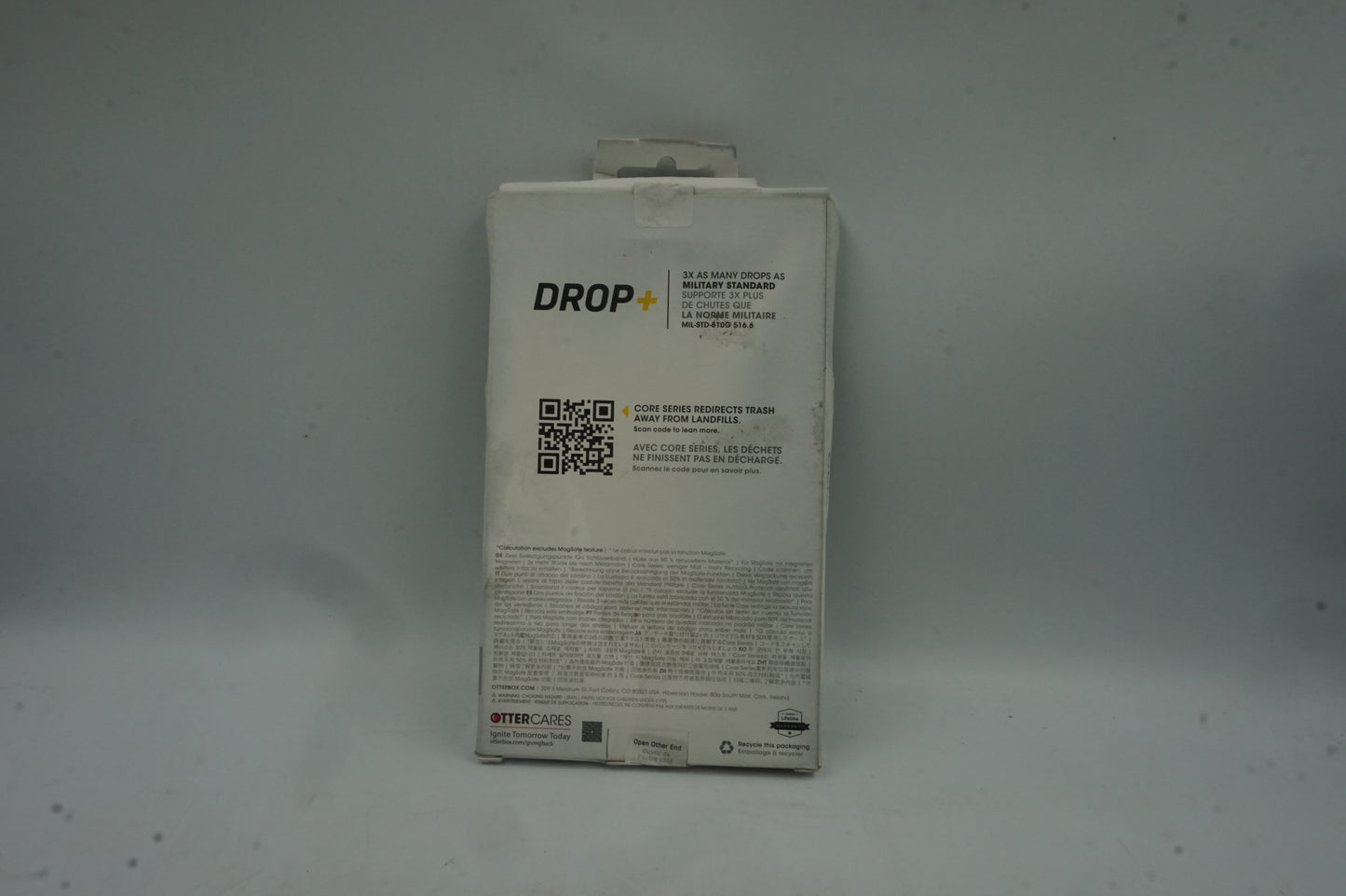 otter box core series magsafe iPhone 15 pro case