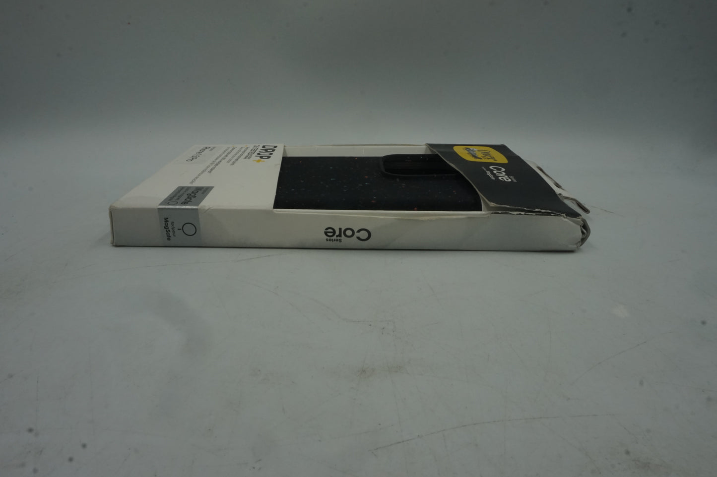 otter box core series magsafe iPhone 15 pro case