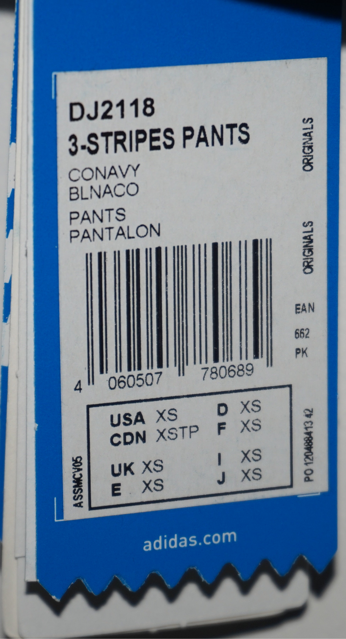 Adidas 3 stripes pants UK size XS-NAVY