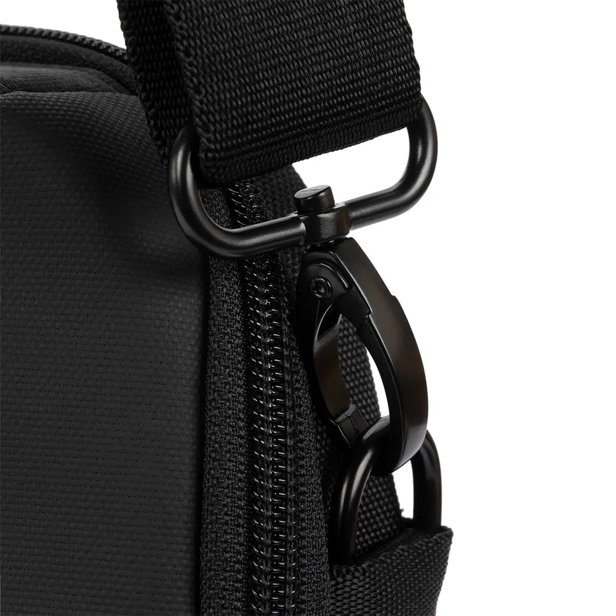 INCASE A.R.C. Brief With ReSpun 100% Recycled Polyester 12L