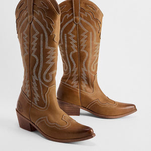 BDG tan Dallas leather boots size 4
