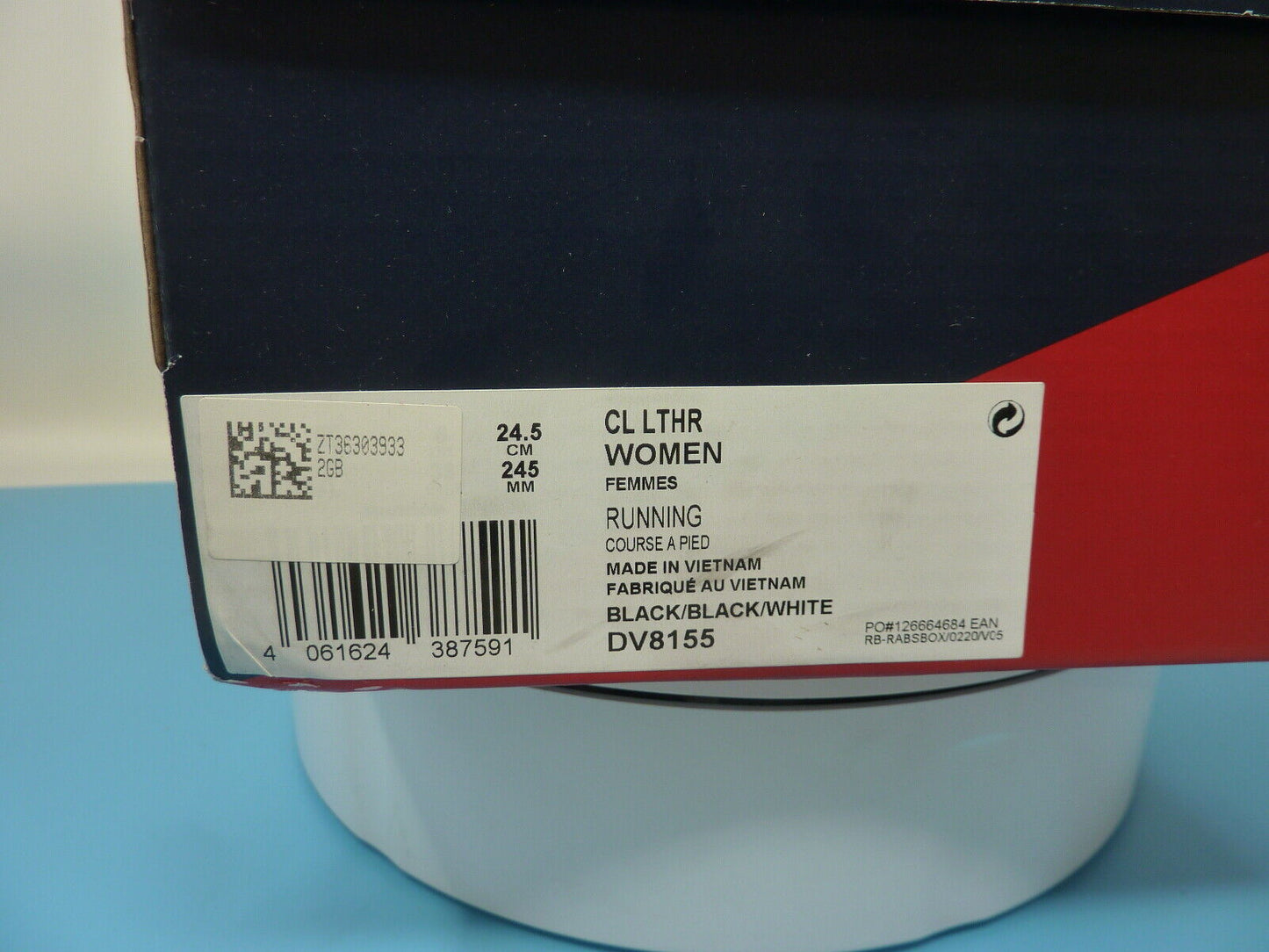 WOMENS BLACK REEBOK TRAINERS-UK5