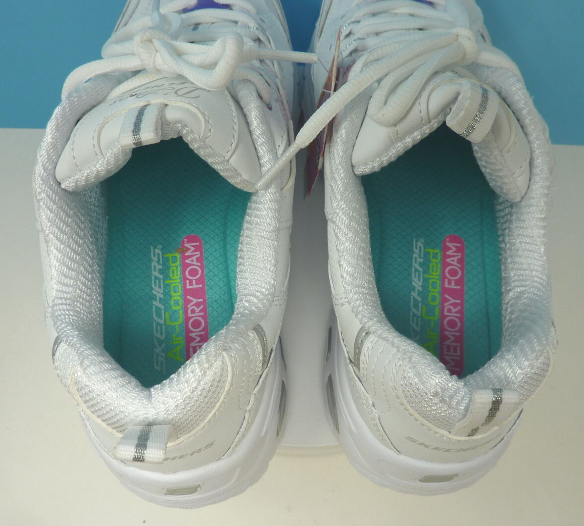 SKECHERS-WHITE AIR COOLED MEMORY FOAM-UK7
