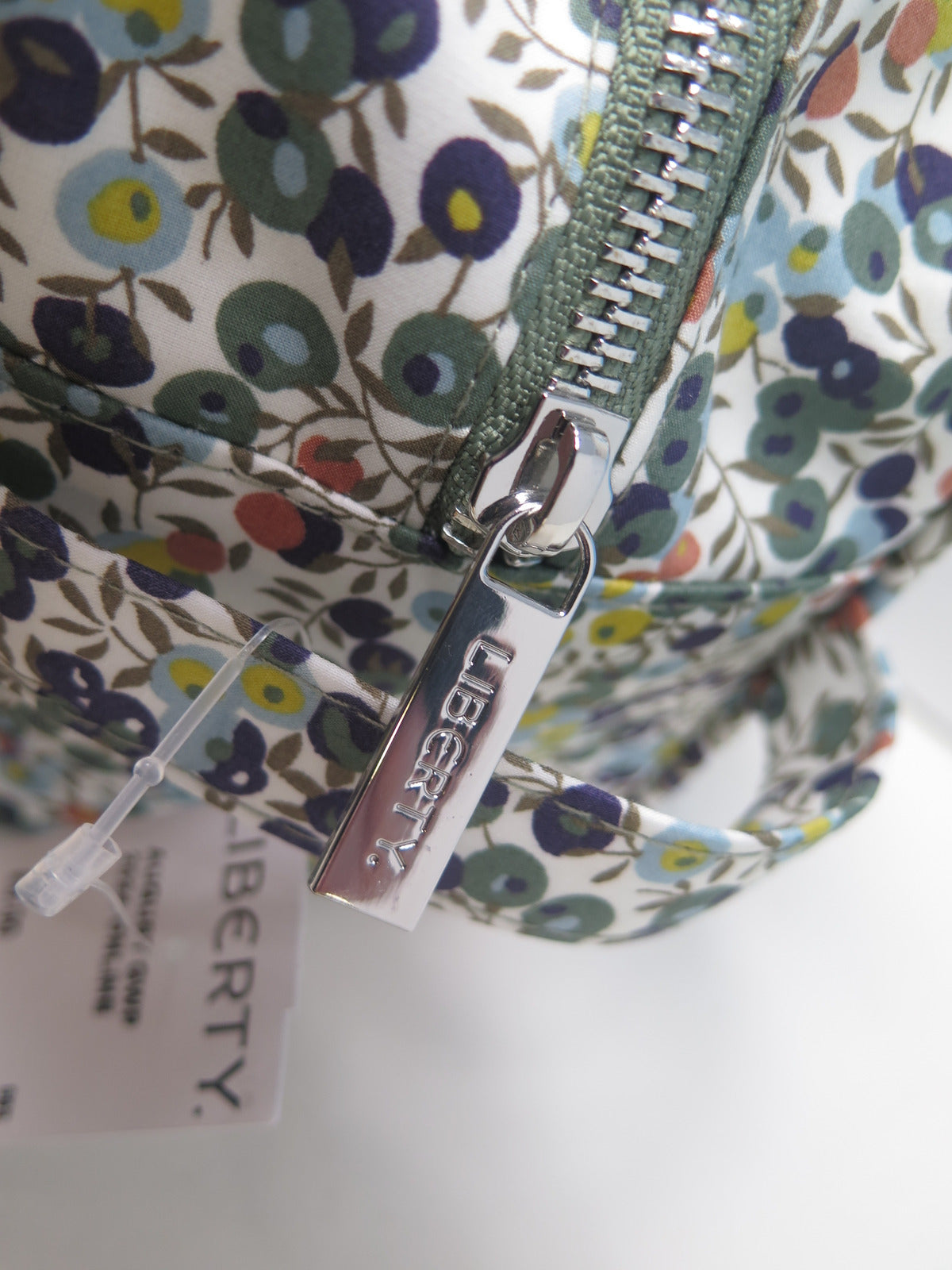 LIBERTY WASH/COSMETICS BAG-H5"/W9"/D4"