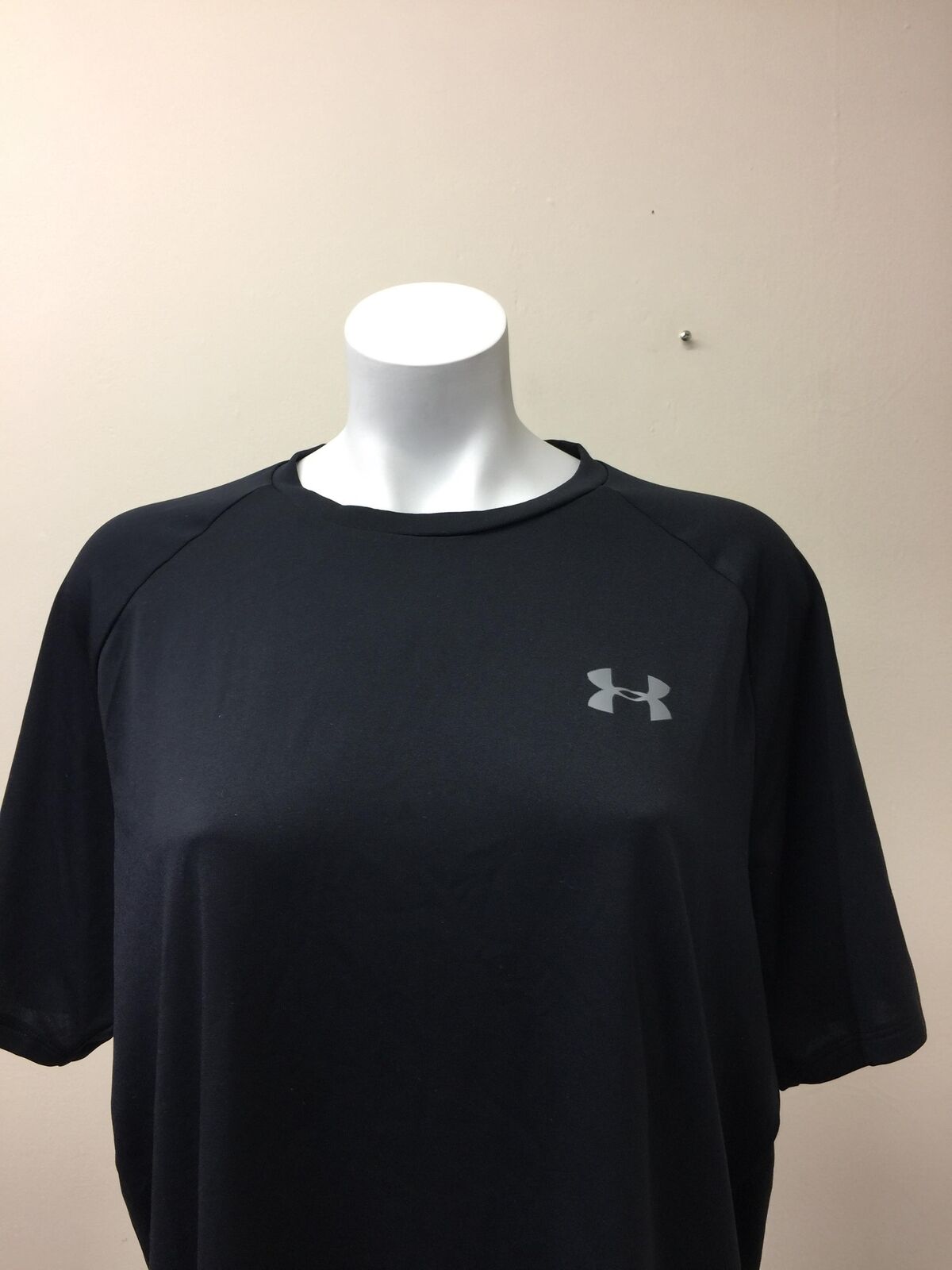 Under Armour tee black Large mens