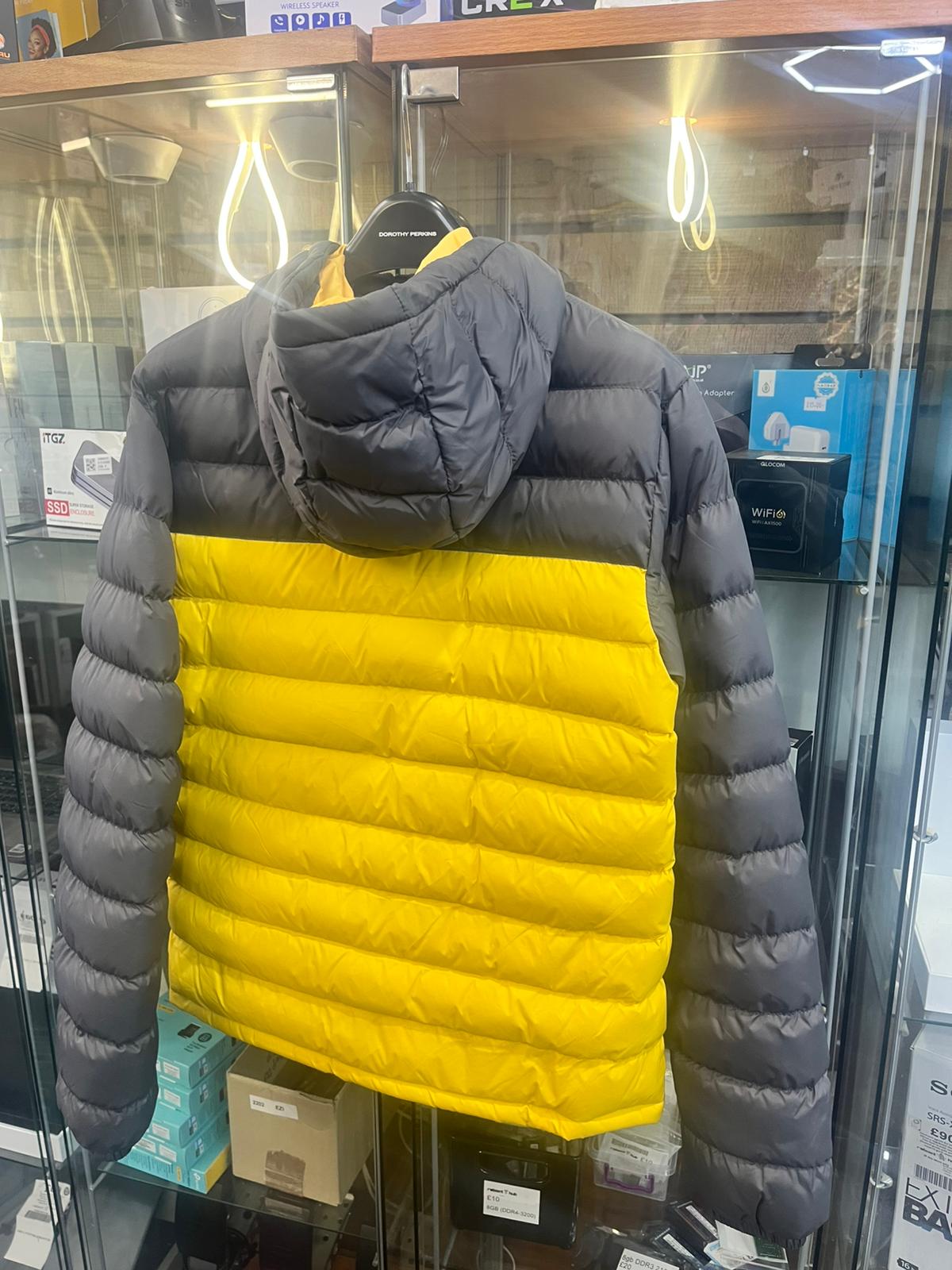 Mountain warehouse Puffer Jacket small