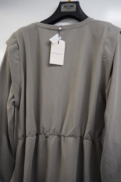 Women's CURVY DETAILED DRESS ONLY CARMACOMA