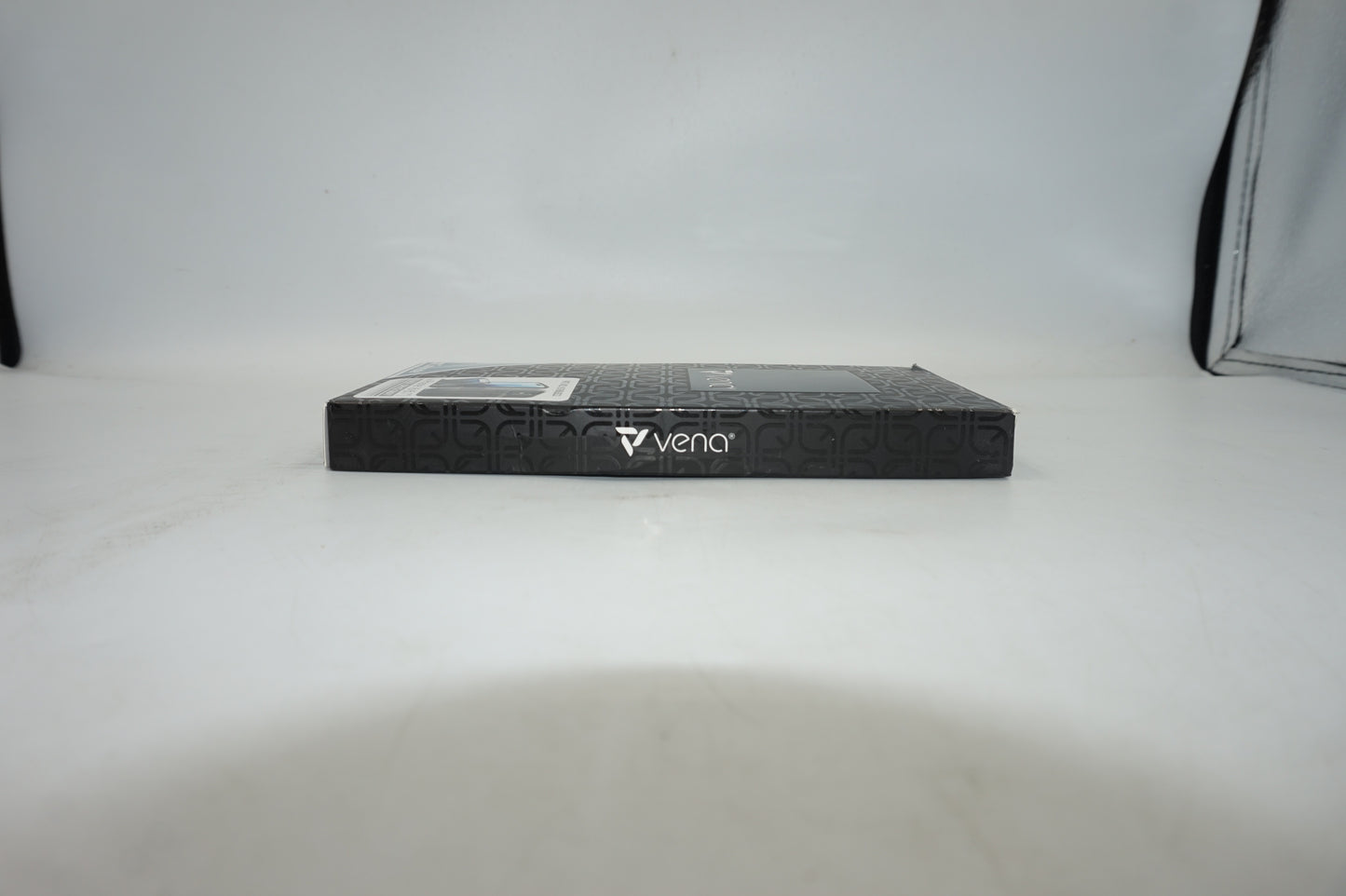 vena commute iPhone 16 phone cover with card holder