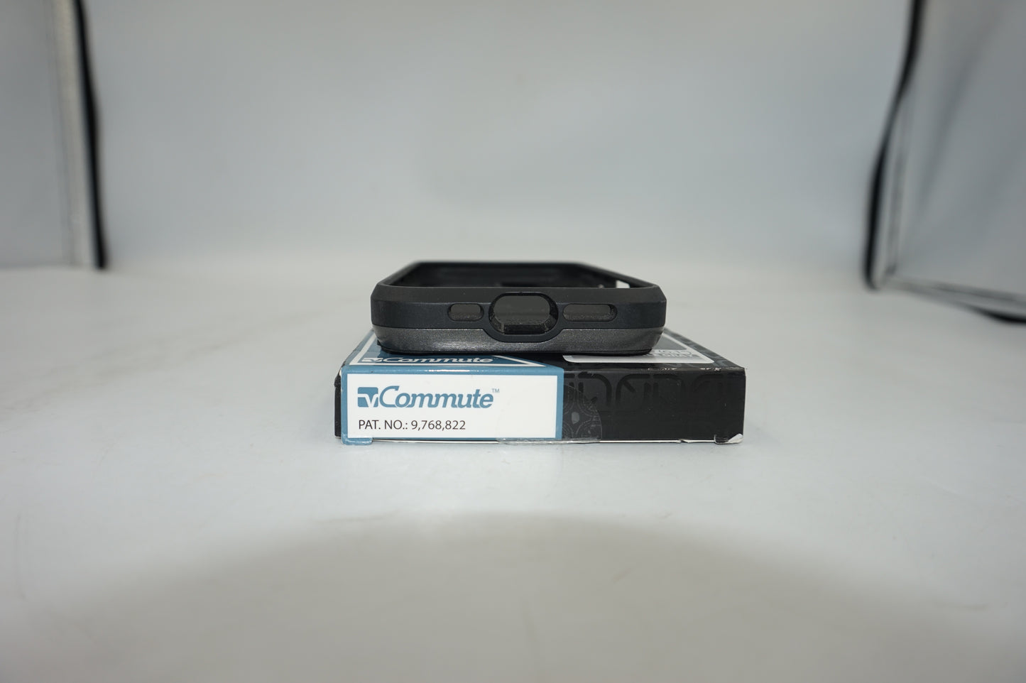 vena commute iPhone 16 phone cover with card holder