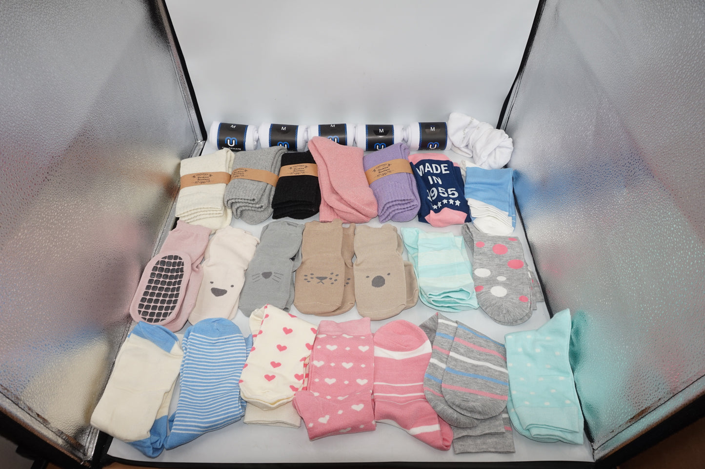Job lot of ~96 pairs of various socks