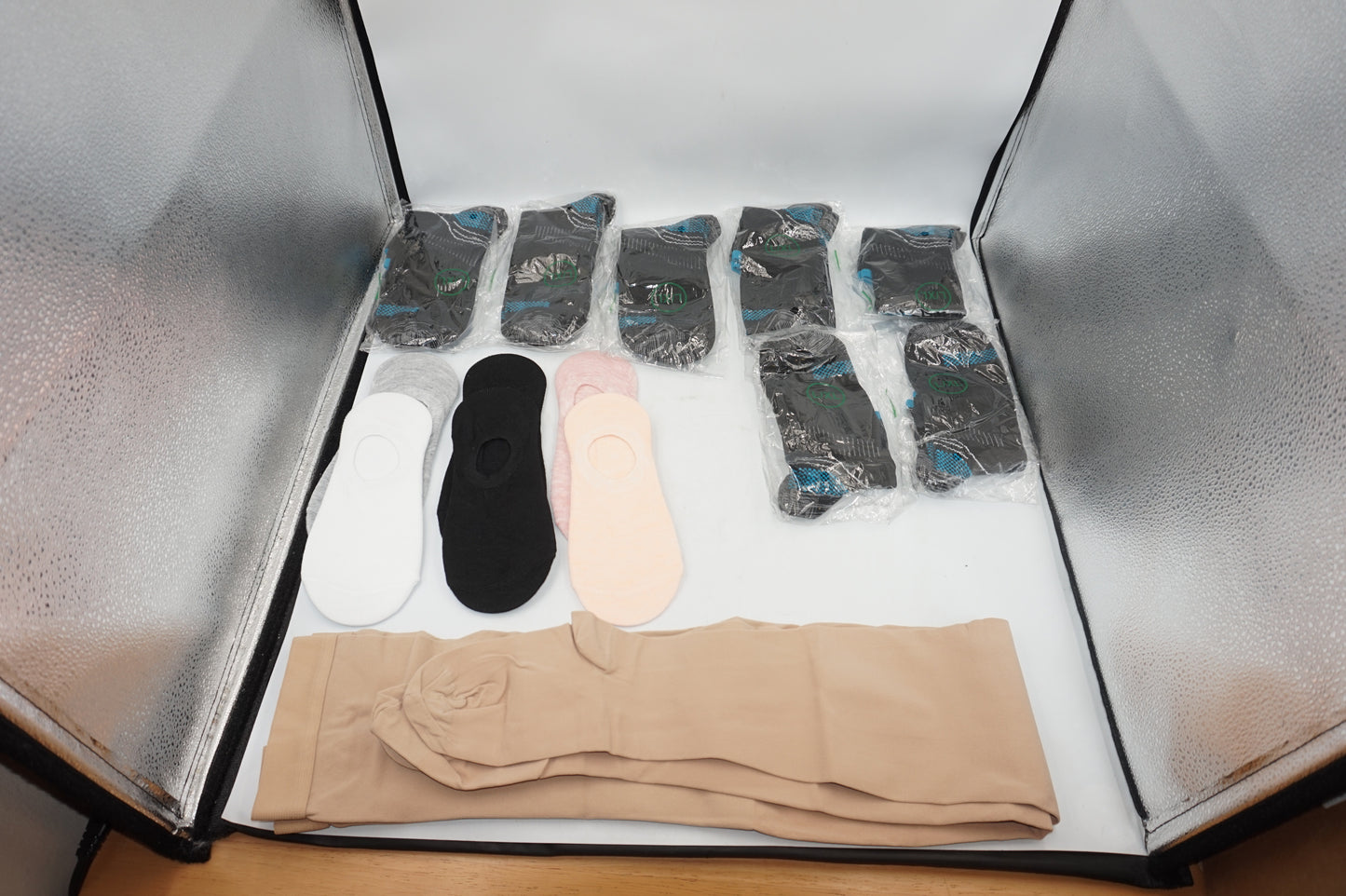 Job lot of ~98 pairs of various socks