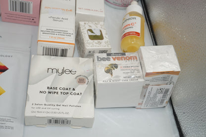 Job lot of ~26 various beauty products