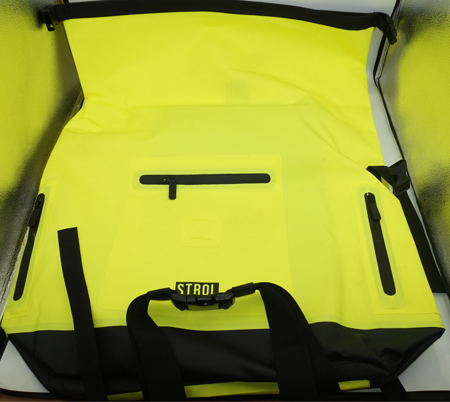 Strol 54L high-visablity waterproof bag with internal compartment