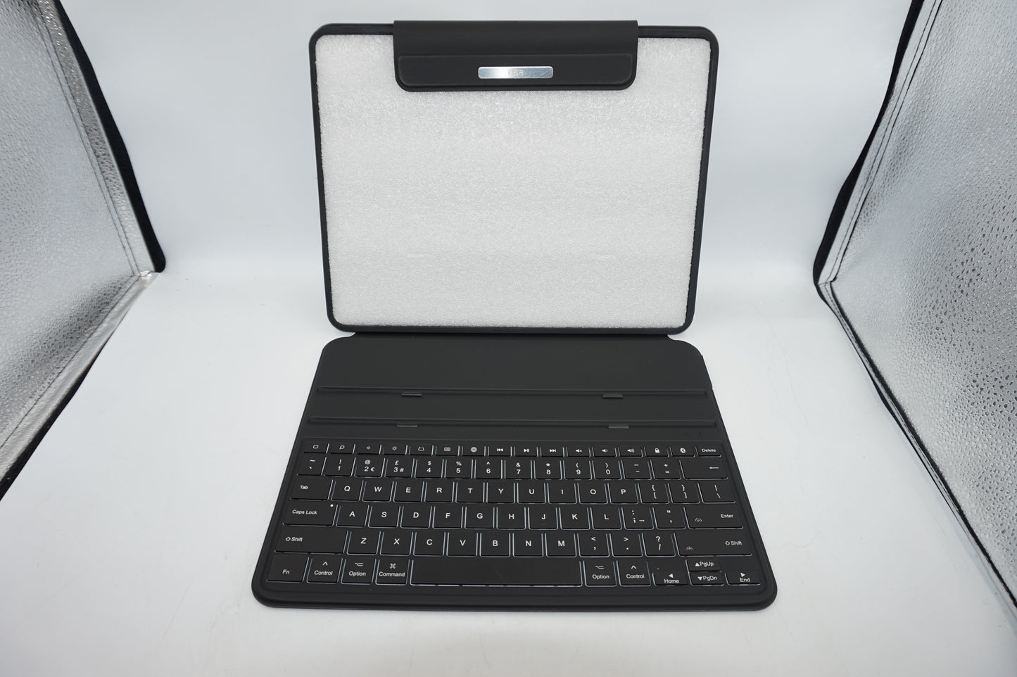 ESR keyboard case lite Bluetooth keyboard with stand and detachable back case for iPad Pro 12.9 model 6B006