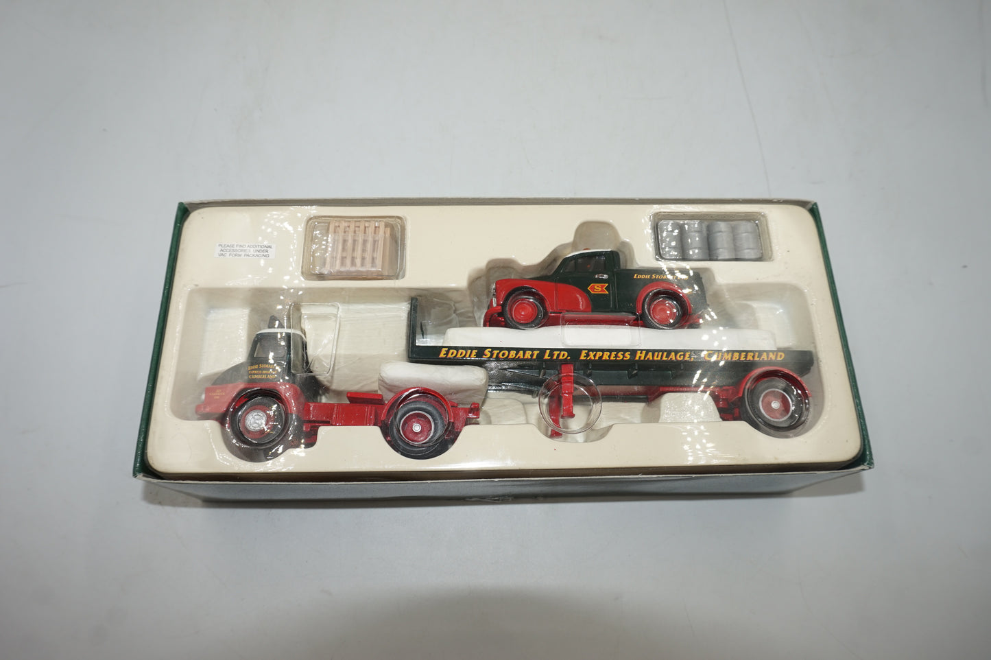 Corgi classics Eddie Stobart LTD. - Morris 1000 pick-up and Thames trader platform trailer 31704