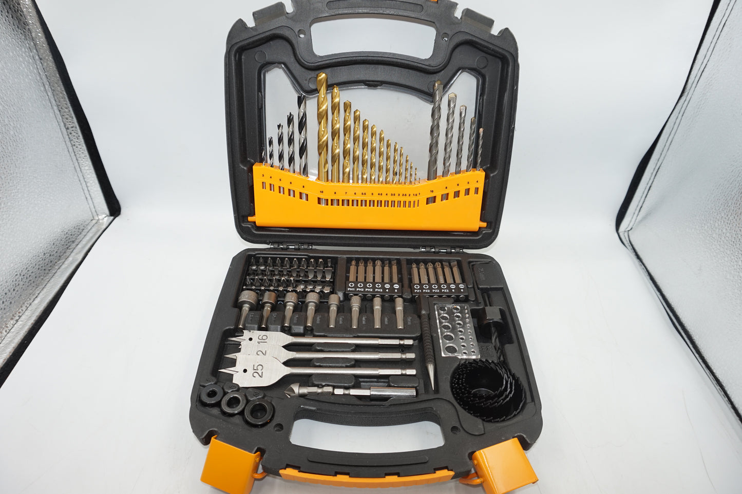 Amazon basics set of 100 drill and driver set
