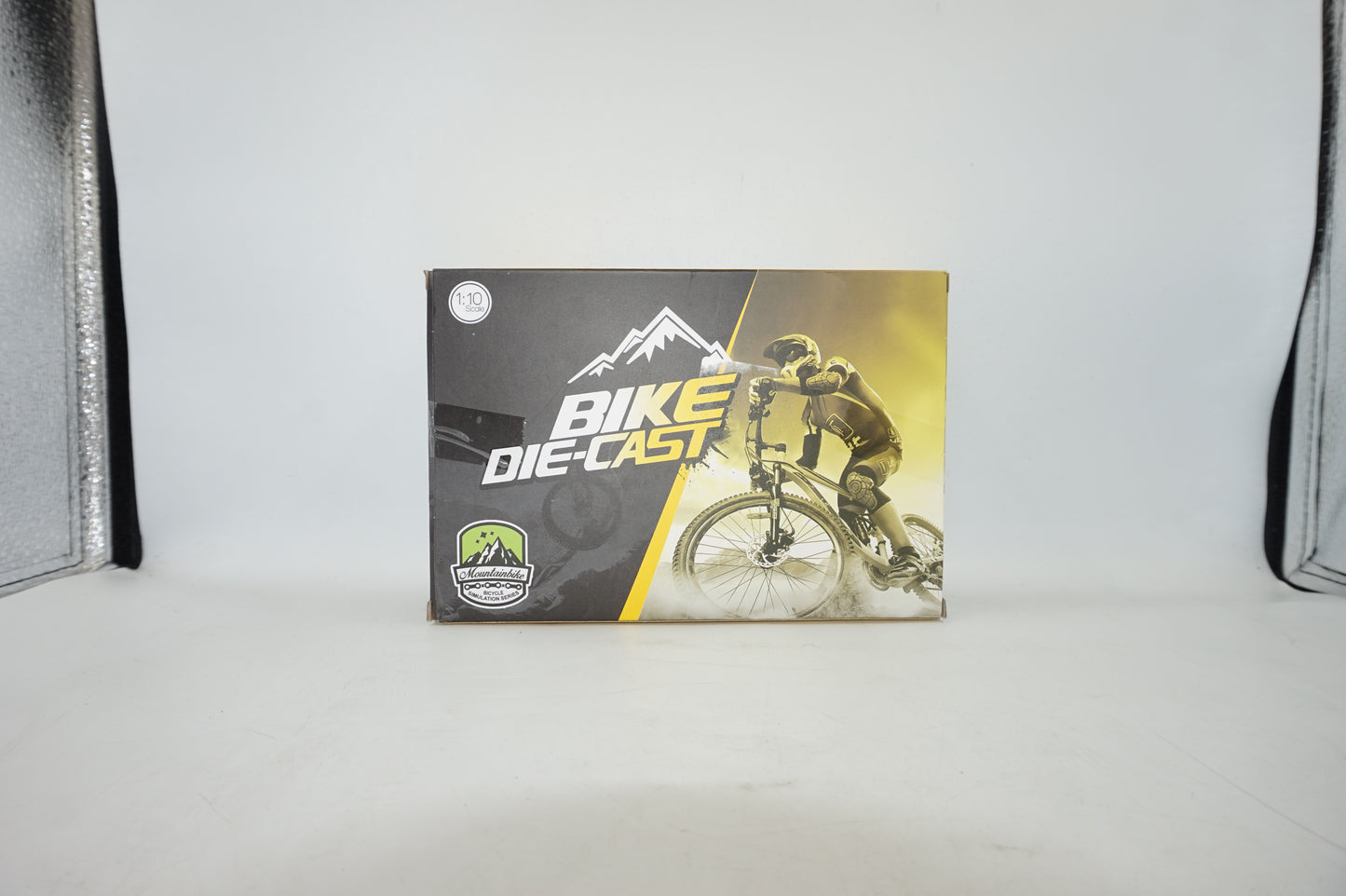Superior mountain bike 1:10 die-cast scale model