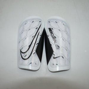 Nike Mercurial Lite Football Shin guards size XS