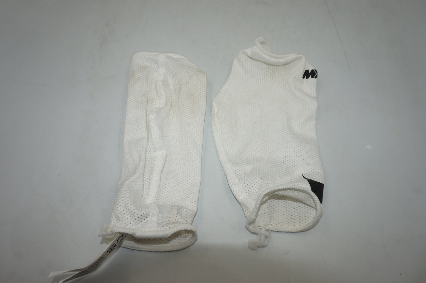 Nike Mercurial Lite Football Shin guards size XS