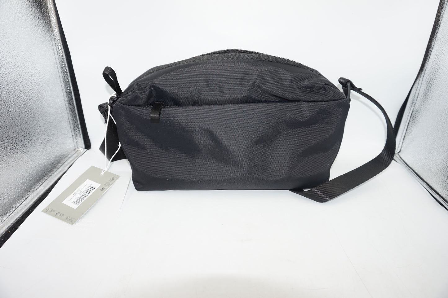 Urth Dolomite crossbody camera sling bag 8L