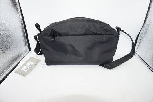 Urth Dolomite crossbody camera sling bag 8L