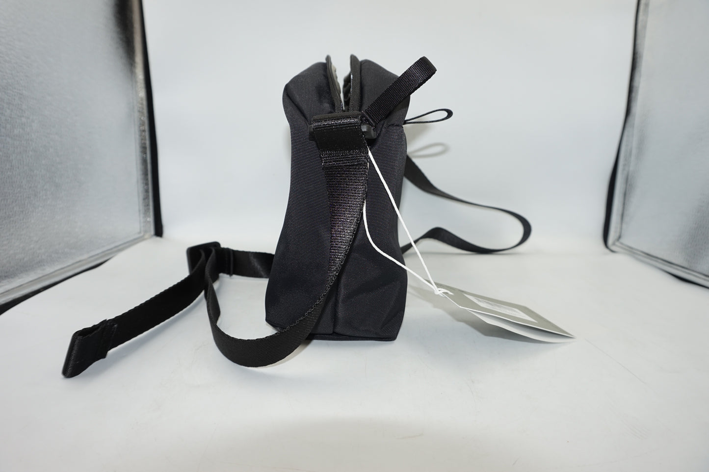 Urth Dolomite crossbody camera sling bag 8L